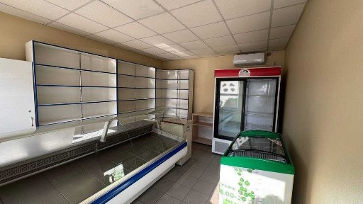 Оренда фасадного торгового приміщення, 17 м2, Виставка