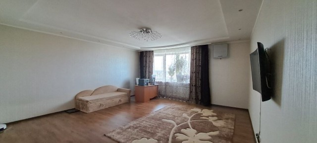 Продаж 3-кімнатної квартири 118 м², Героїв Харькова просп., 128А