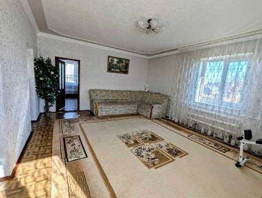 Продається капітальний будинок для великої родини