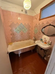 Продаю уютную и очень теплую 2х комнатную квартиру г Мерефа р-н дрп