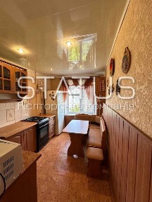 Продаж трикімнатної покращенного планування.