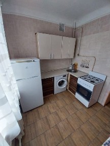 Сдам 2 х кімнатну метро Дарниця вул. Будівельників 22/11