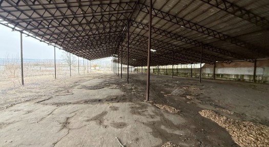 Продаж цілісного майнового комплексу загальною площею 2 770,5 м²