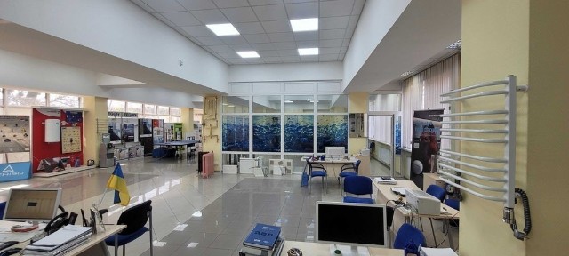 Продаж 950м2 магазин+ склад. Миколи Ушакова 8