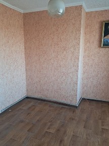 Продається трикімнатна квартира