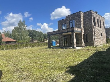 Вишеньки, Русанівська 8