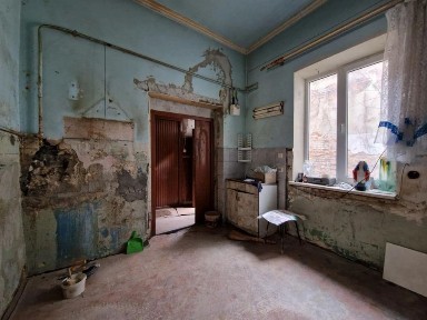 Продаж 1 кім квартира 23.50 м² 1/1ц вул. Антоновича 40000$