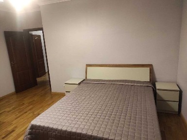 Київ, Святошинський, Осіння 33