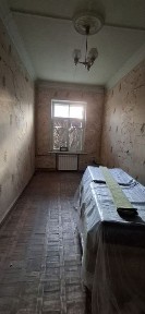 Срочно. Продам свою 2-х ком. кв в сталинке 1/4 Под ремонт. Торг. Сертификат.