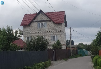 Продаж будинку 240 м²