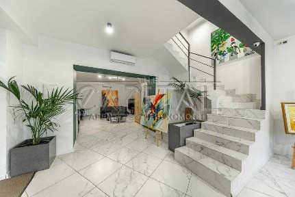 Оренда офісу 850 м² з генератором та 10 паркомісцями у центрі Києва