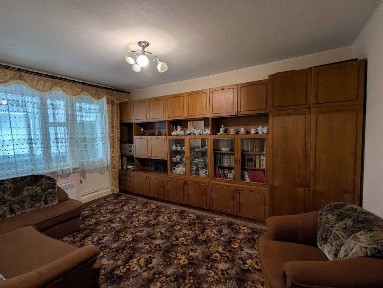 2 кімнатна Миру 12 6п, з ремонтом та меблями можливо по сертифікату