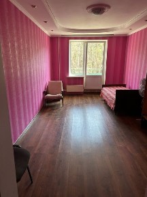 Продам квартиру чотирьох кімнатну