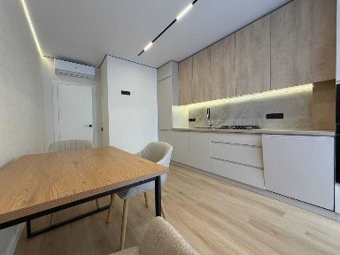 Велика 2кім Квартира