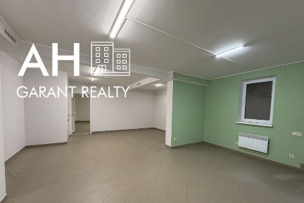 Фасад! Окремий вхід Чавдар 13, прохідне місце метро Осокорки