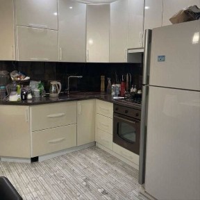 Параджанова 1 Боженко оренда до серпня