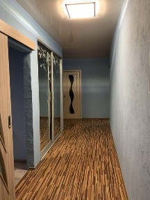 Продам 3-х комнатную квартиру (с возможностью переделать на двухуровневую) все комнаты раздельные можно по сертификату