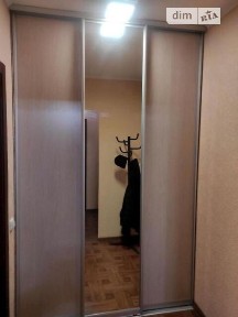 Балтійський провулок, 1, мікрорайон Куренівка, район Подільський, Київ, пров. Балтійський 1 • ID 34136257