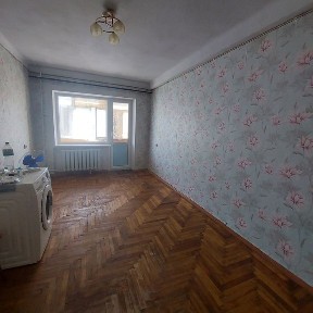 Продається 1-кімнатна квартира Дніпровське шосе (Правий берег) )