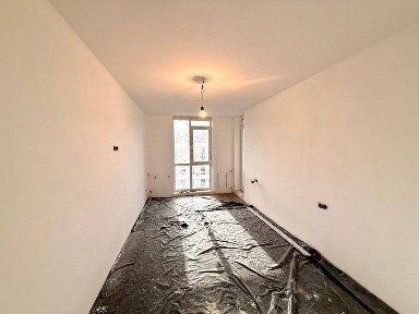 У заселеній новобудові двокімнатна квартира з ремонтом