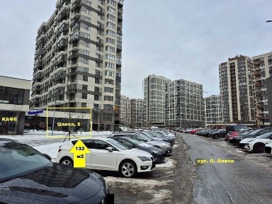 132м2 фасад в ЖК Варшавський-2 навпроти Оксфорд Медікал, Львівські круасани, поруч Philadelphia Roll, Zelena Lavka, Arabica coffee