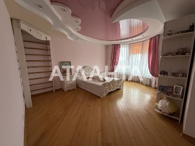 Продаж будинку с. Коровія, 350 м2, автономний