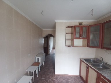 Продам 2-кімнатну квартиру на Крошні