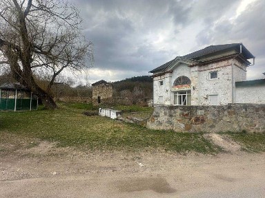 Юрківці, Центральна 1
