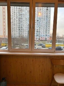 Київ, Драгоманова вул., 1Г