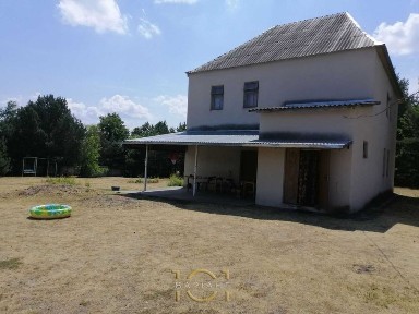 Продаж туристичної бази з власною ділянкою біля озера