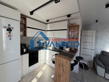 Елітна 3к квартира 80 м² з дорогими меблями та технікою