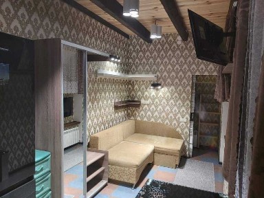 Киев, Листопадная ул., 2
