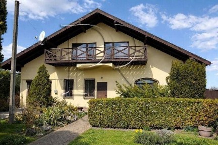 Продаж будинку 197 м², Травнева вулиця