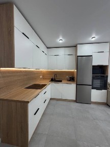Продаж просторої однокімнатної квартири з кухнею-студією по вул. Роксолани 153