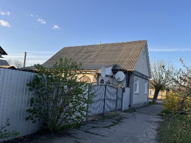 Будинок у м. Чигирин + гараж на 2 авто