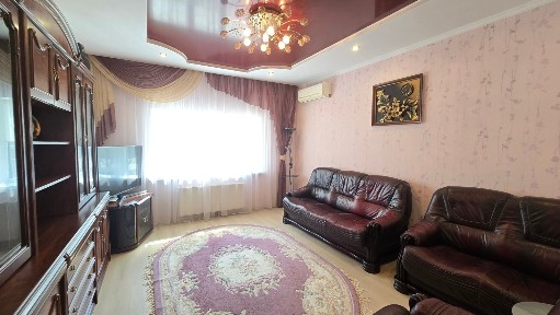 Одеса, Среднефонтанская вул., 4