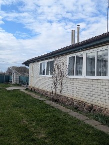 Продається просторий будинок у с. Яблунівка. ЄВідновлення.