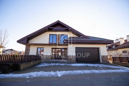 Будинок з гаражем КМ під охороною ГАЗ власна інфраструктура