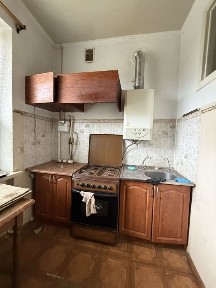 Продається квартира з автономним опаленням. Другий поверх