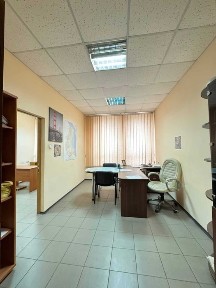 Оренда комерційного приміщення 178 м² | Центр | В. Вернадського / Рогальова | окремий вхід