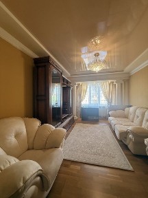 Гарна, простора квартира в центрі Івано-Франківська