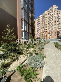 1-кімнатна, 13/13 поверх, Панорама, Двір без авто. Гардеробна.