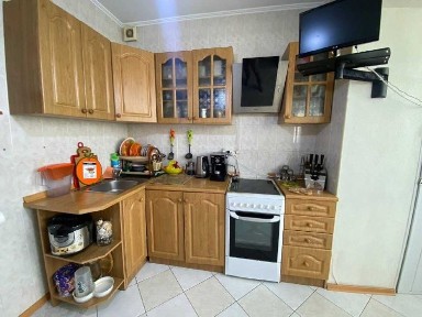 Продається 1-кімнатна квартира з ремонтом в Солом'янському районі.