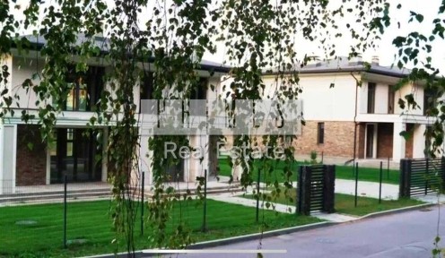 Продаж двохповерхового VIP будинку КМ Maetok VIP Club Іванковичі 415 кв. м 17 сот