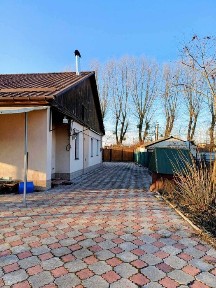 Продаж будинку з можливістю ведення сімейного бізнесу