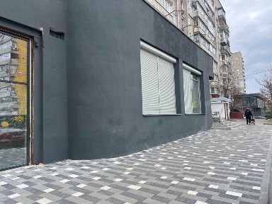 Сдам комерційне приміщення на вул. Калинова