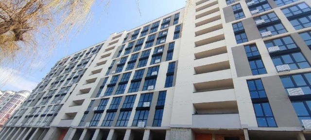 Продаж двосторонньої 2к квартири 63.8 кв. м на вул. Хоткевича Гната