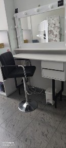 Оренда столика бровист/візажист