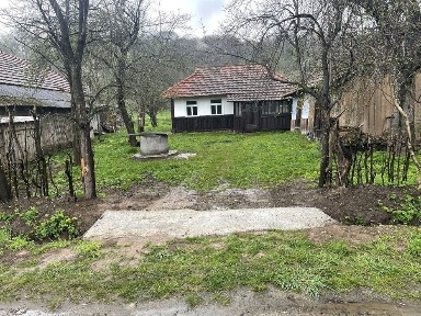 Будинок в Карпатському селищі Микитинці. Косівський р-н, іІвано-Франківська обл.