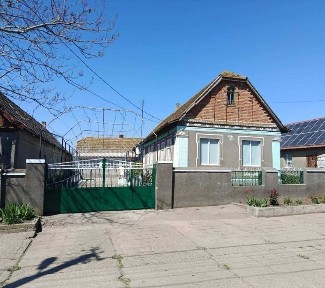 Продам будинок у селі Кулевча з двором, літньою кухнею, огорожею та усім необхідним для проживання